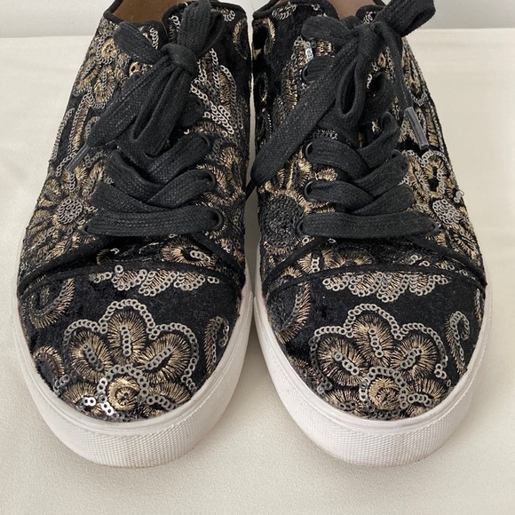 Karl Lagerfeld Paris Evron2 Sequin Sneakers - Picture 5 of 9